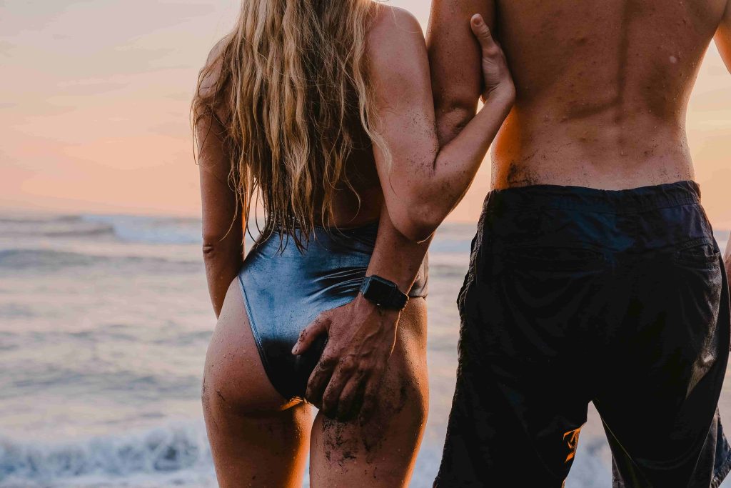 9 Daily Habits That Keep Happy Couples Connected