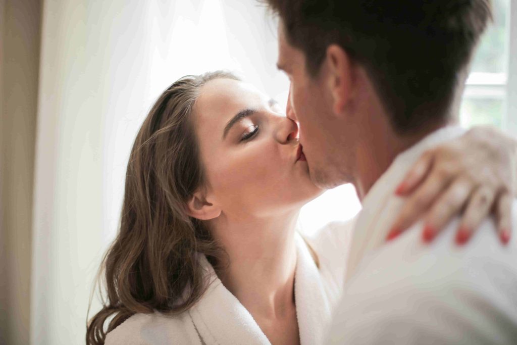 5 Exercises to Improve Emotional Intimacy in Your Relationship (And Actually Have Fun Doing It) 🧠💞